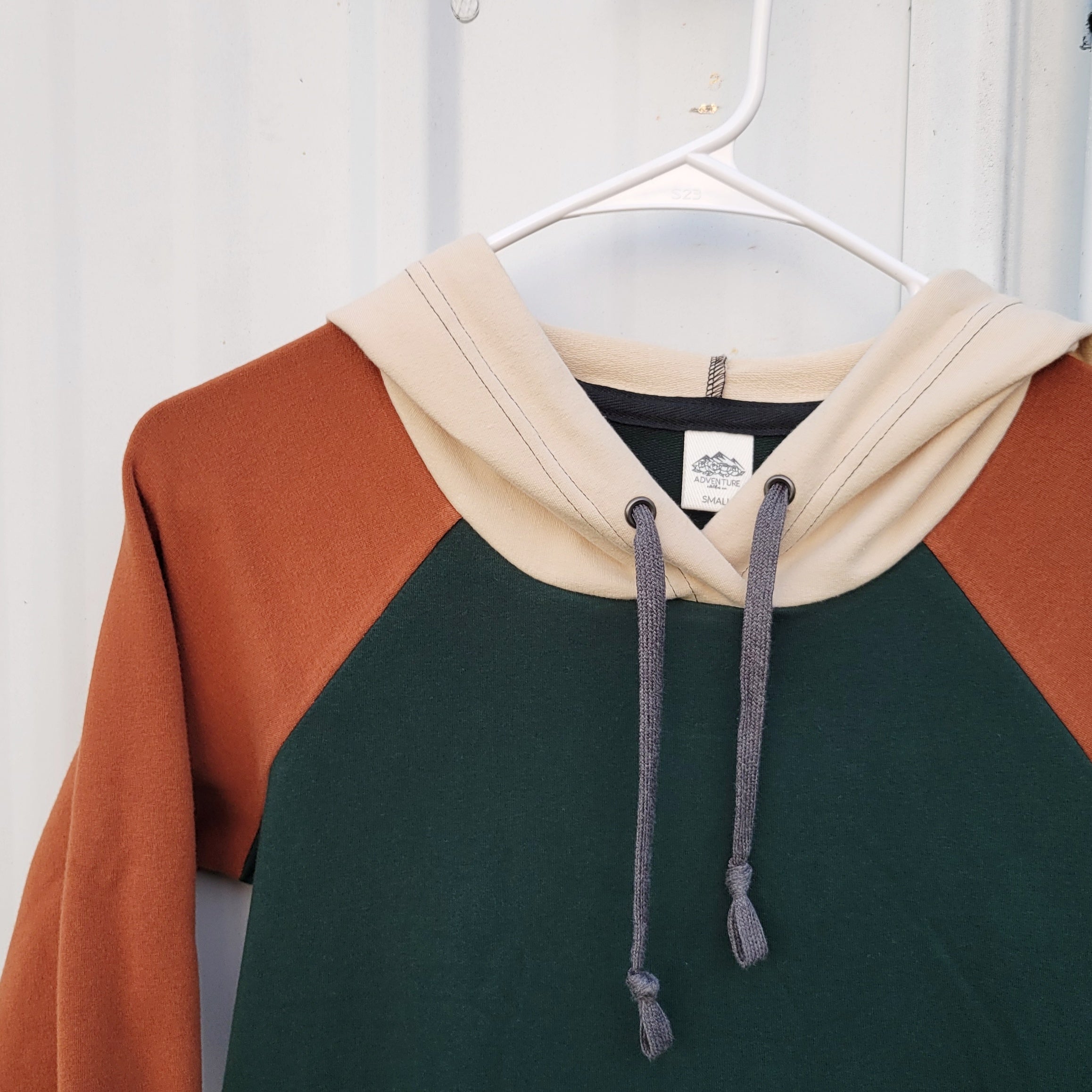 Women's Pine/Cinnamon/Cream Colorblock Hoodie